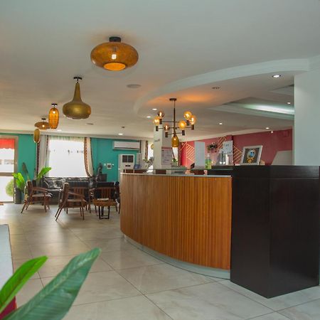 Hotel La Rose Blanche อาบีจาน ภายนอก รูปภาพ