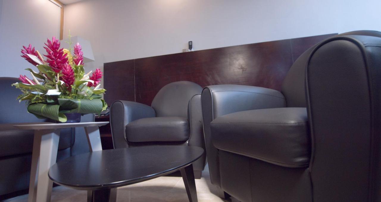 Hotel La Rose Blanche อาบีจาน ภายนอก รูปภาพ