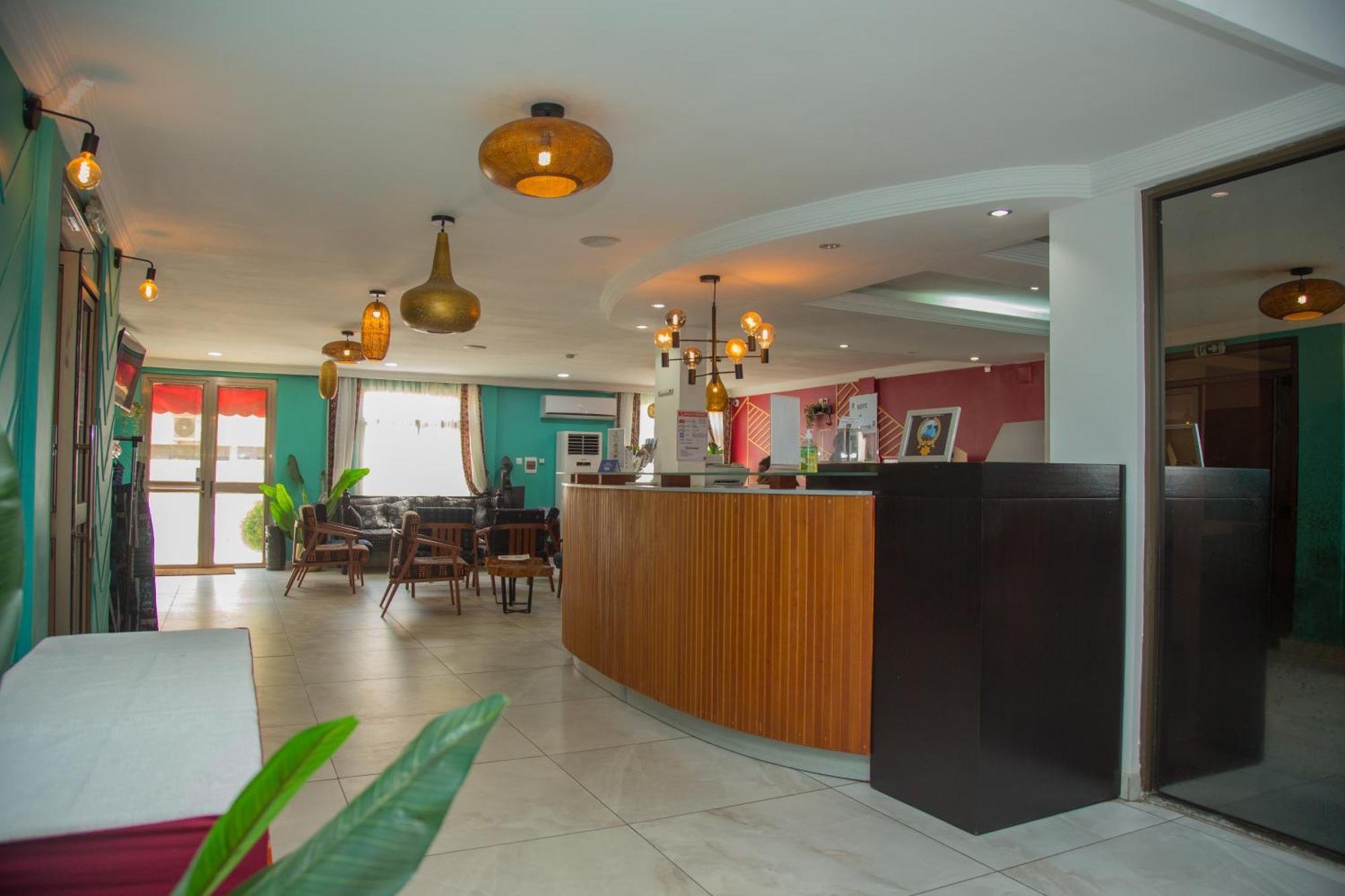Hotel La Rose Blanche อาบีจาน ภายนอก รูปภาพ