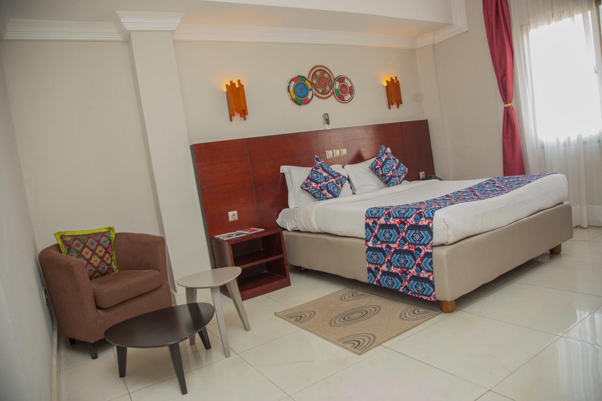 Hotel La Rose Blanche อาบีจาน ภายนอก รูปภาพ