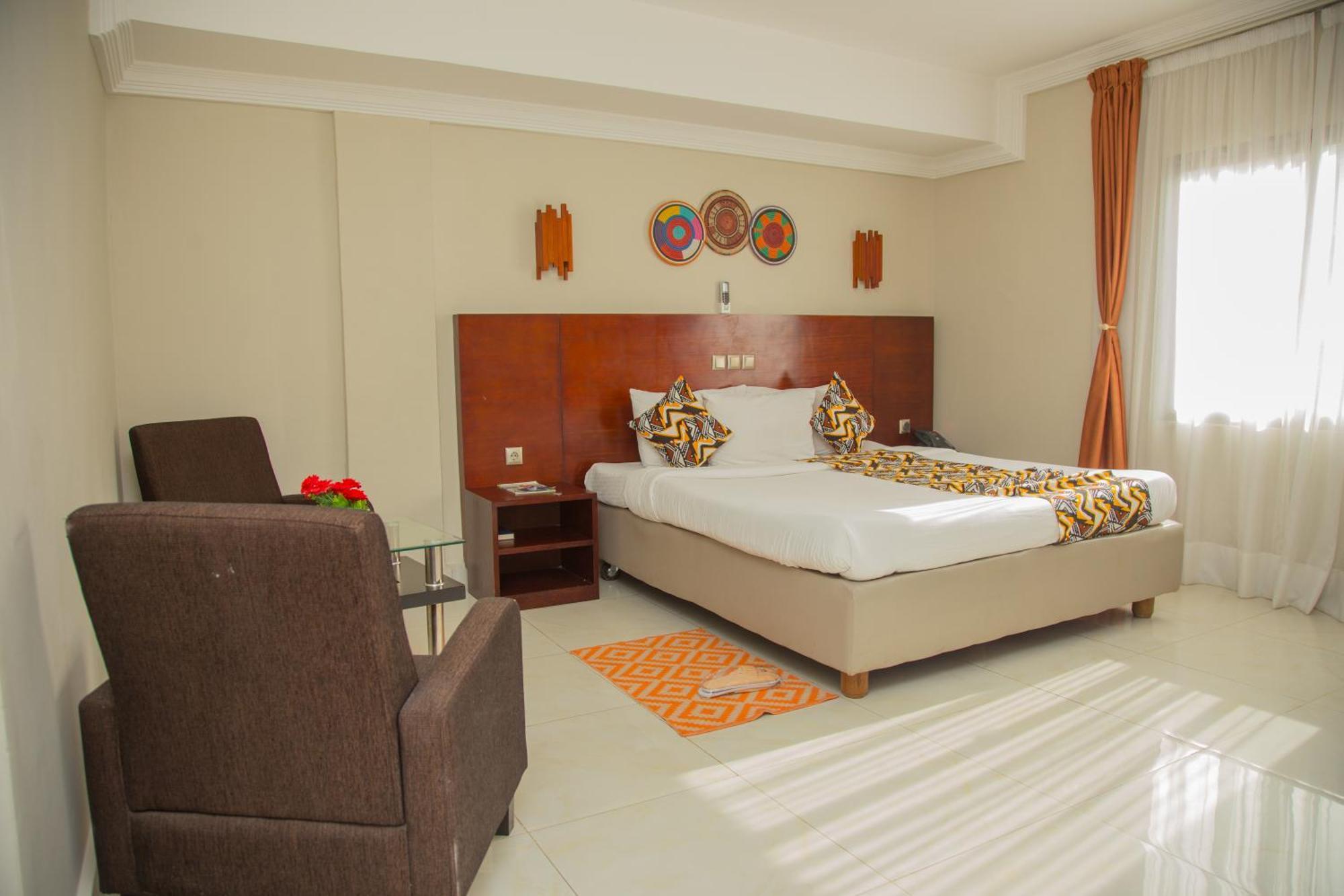Hotel La Rose Blanche อาบีจาน ภายนอก รูปภาพ