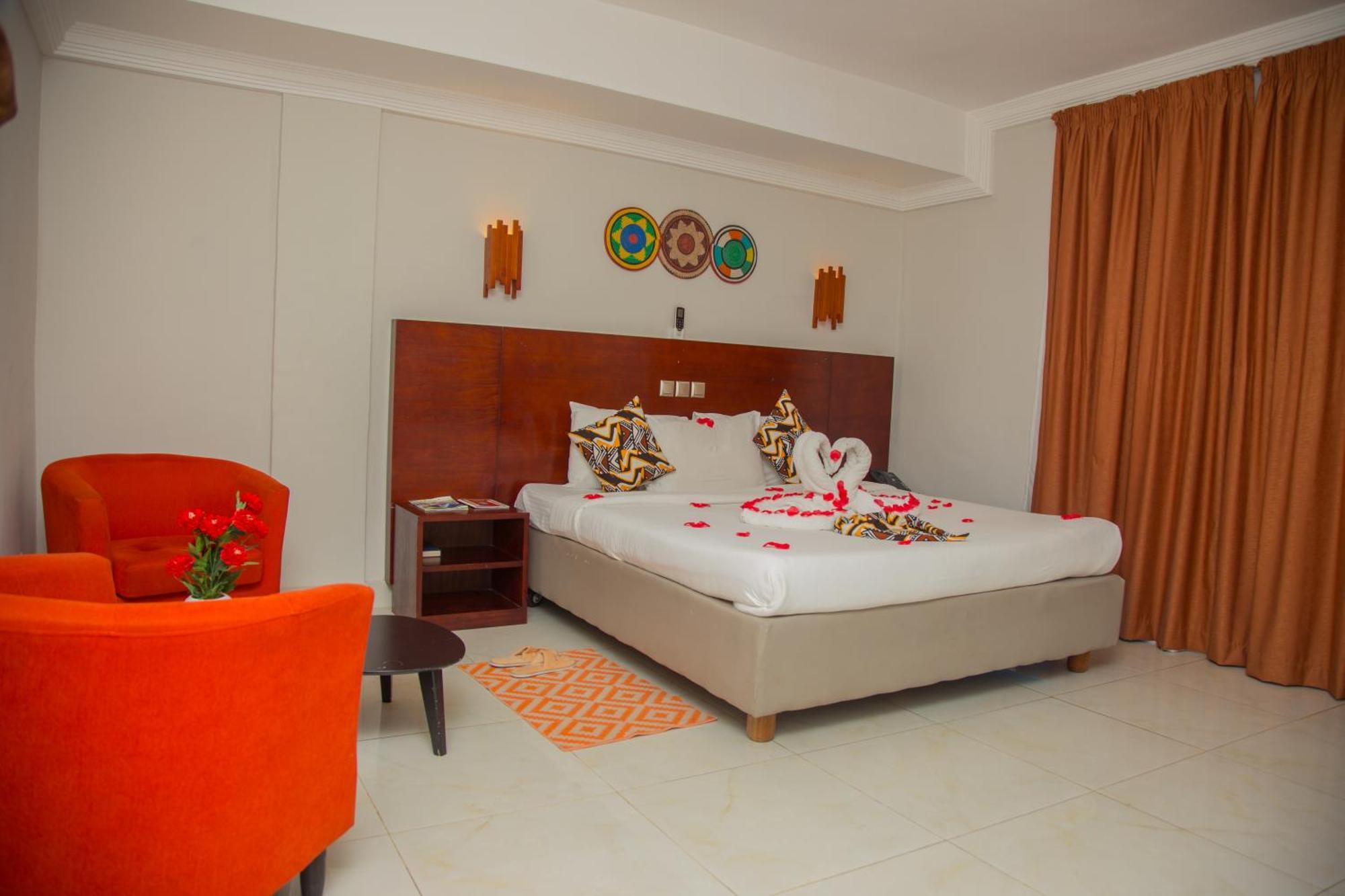 Hotel La Rose Blanche อาบีจาน ภายนอก รูปภาพ