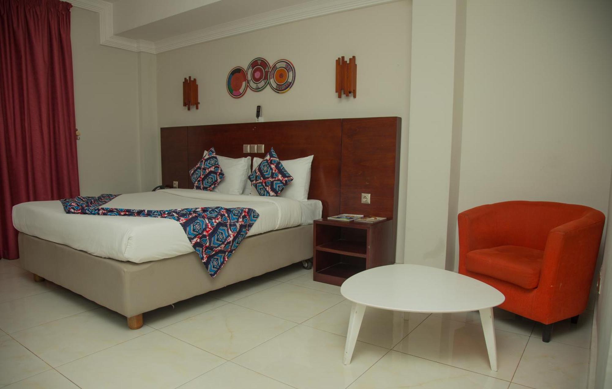 Hotel La Rose Blanche อาบีจาน ภายนอก รูปภาพ