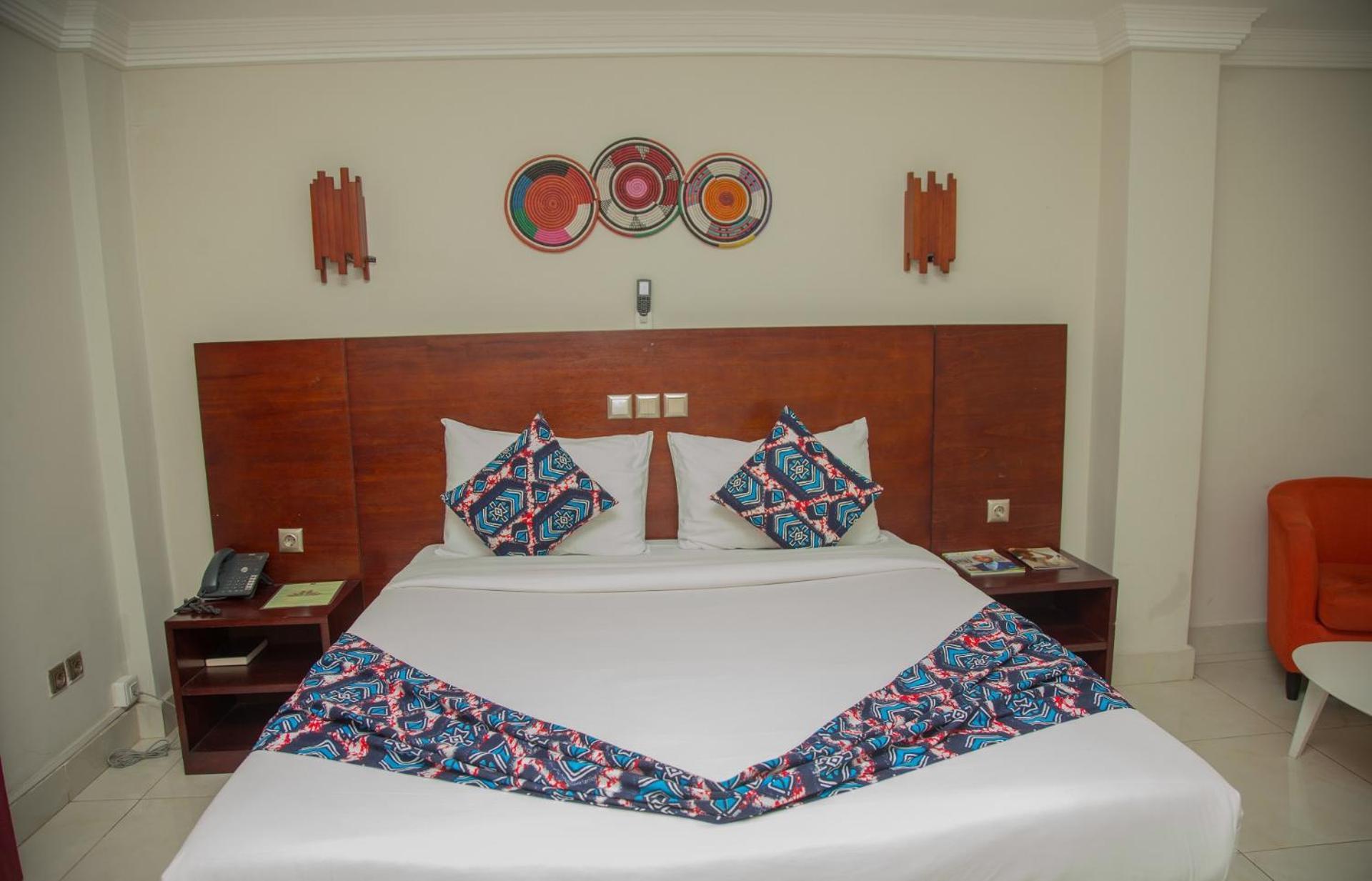 Hotel La Rose Blanche อาบีจาน ภายนอก รูปภาพ