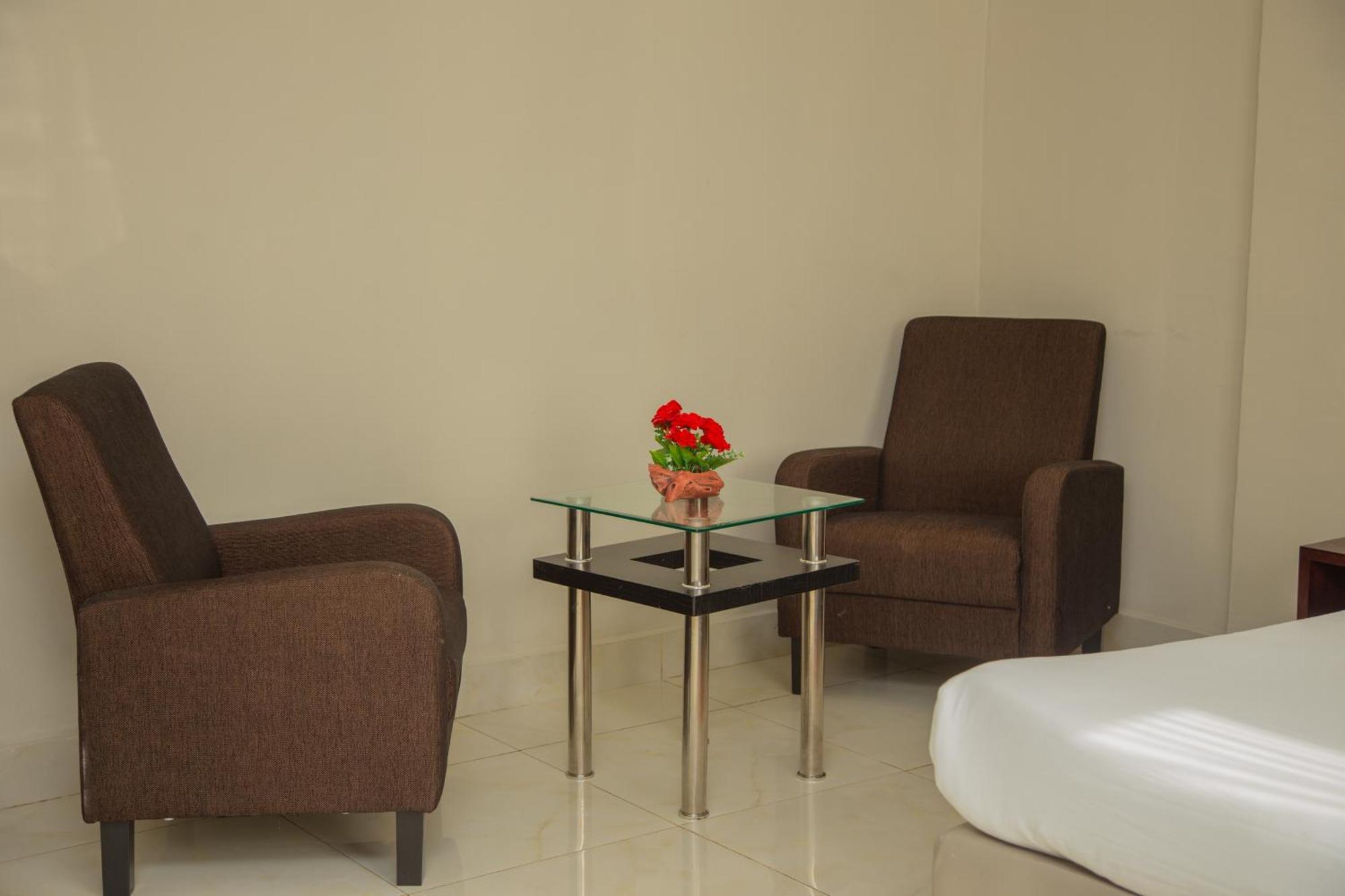 Hotel La Rose Blanche อาบีจาน ภายนอก รูปภาพ